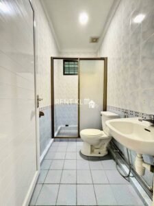 4 Bedrooms 2 Bathrooms Single Storey Semi-D at Interhill Park Miri For Rent 10