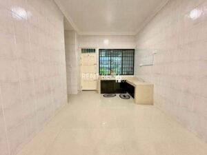 4 Bedrooms 2 Bathrooms Single Storey Semi-D at Interhill Park Miri For Rent 4