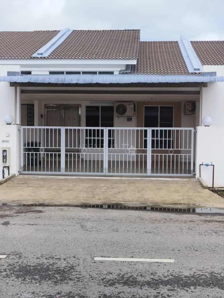 3 Bedroom 2 Bathroom 1 Storey Terrace House At Senadin Miri House For Rent 1