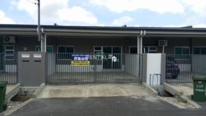 3 Bedrooms 2 Bathrooms 1 Storey Terrace House At Taman Tunku For Rent 1