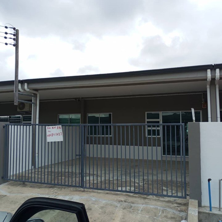 3 Bedrooms 2 Bathrooms 1 Storey Terrace House At Taman Tunku For Rent 3