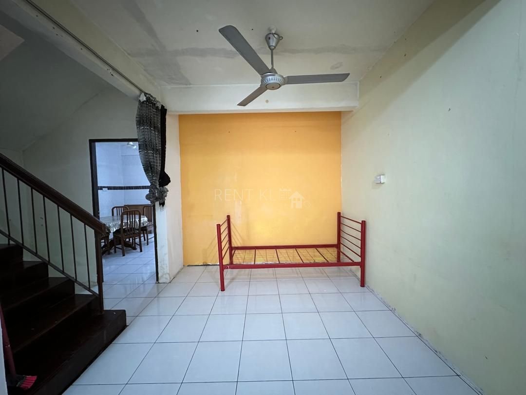 3 Bedrooms 4 Bathrooms 2 Storey Terrace House At Taman Bumiko For Rent 3