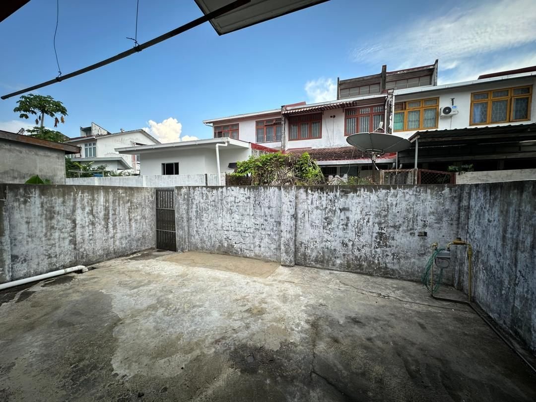 3 Bedrooms 4 Bathrooms 2 Storey Terrace House At Taman Bumiko For Rent 8