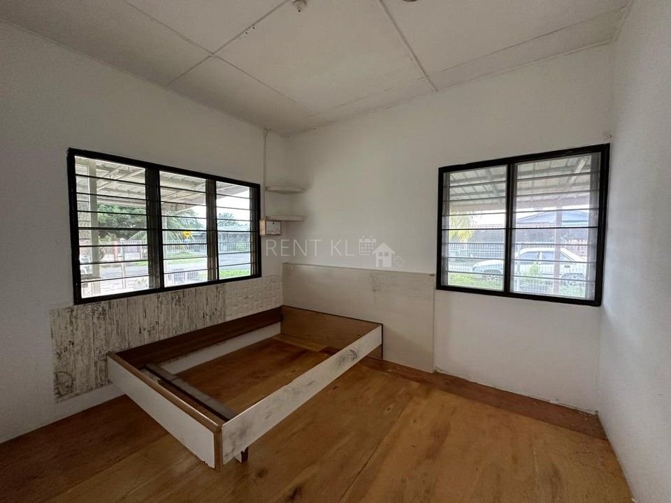 4 Bedrooms 1 Bathrooms 2 Storey Terrace House At Permyjaya House For Sale 11