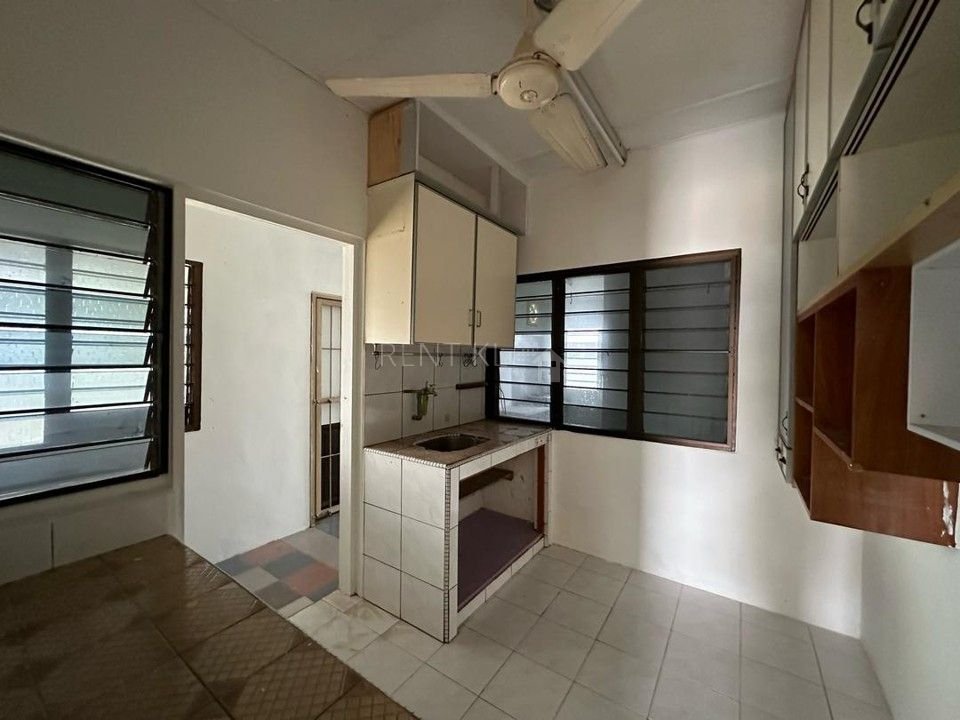 4 Bedrooms 1 Bathrooms 2 Storey Terrace House At Permyjaya House For Sale 12