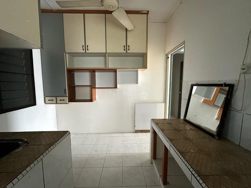 4 Bedrooms 1 Bathrooms 2 Storey Terrace House At Permyjaya House For Sale 8