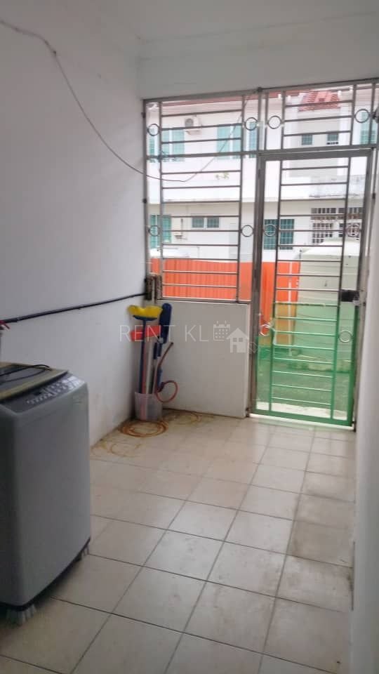 3 Bedrooms 2 Bathrooms 2 Storey Terrace House At Senadin For Rent 2