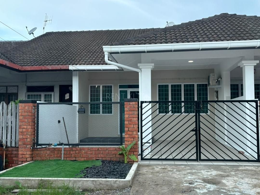 3 Bedrooms 1 Bathrooms 1 Storey Terrace House At Shang Garden Miri House For Rent 1