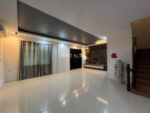 5 Bedrooms 4 Bathrooms Double Storey Semi Detached House For Sale At Jalan Sim Kheng Hong Miri Airport Luak Bay Miri House For Sale 12