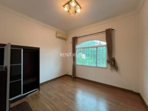 5 Bedrooms 4 Bathrooms Double Storey Semi Detached House For Sale At Jalan Sim Kheng Hong Miri Airport Luak Bay Miri House For Sale 15