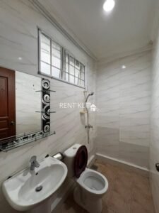 5 Bedrooms 4 Bathrooms Double Storey Semi Detached House For Sale At Jalan Sim Kheng Hong Miri Airport Luak Bay Miri House For Sale 24
