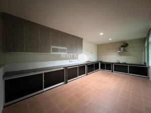 5 Bedrooms 4 Bathrooms Double Storey Semi Detached House For Sale At Jalan Sim Kheng Hong Miri Airport Luak Bay Miri House For Sale 4