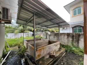 5 Bedrooms 4 Bathrooms Double Storey Semi Detached House For Sale At Jalan Sim Kheng Hong Miri Airport Luak Bay Miri House For Sale 7