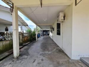 3 Bedrooms 2 Bathrooms Single Storey Semi Detached House For Sale At Taman Delight Miri House For Sale 3