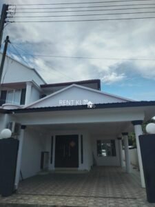 5 Bedrooms 4 Bathrooms Double Storey Semi D House For Rent At Pujut 1 Miri For Rent 1