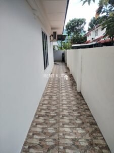 5 Bedrooms 4 Bathrooms Double Storey Semi D House For Rent At Pujut 1 Miri For Rent 10
