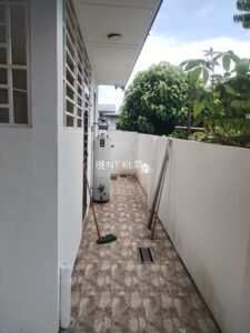 5 Bedrooms 4 Bathrooms Double Storey Semi D House For Rent At Pujut 1 Miri For Rent 11