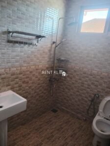 5 Bedrooms 4 Bathrooms Double Storey Semi D House For Rent At Pujut 1 Miri For Rent 9