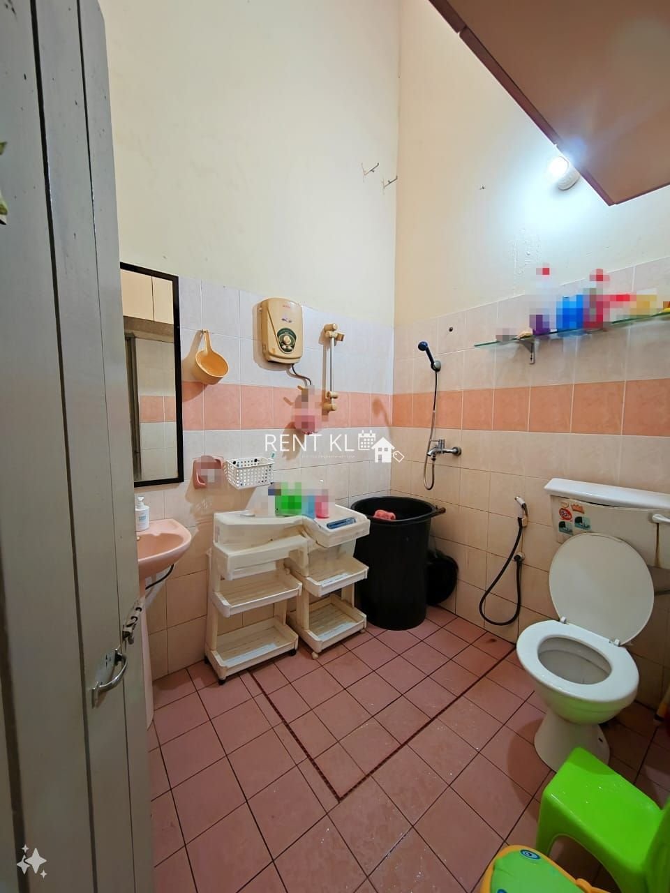 3 Bedrooms 2 Bathrooms 1.5 Storey Terrace House For Rent At Taman Bumiko Miri For Rent 11