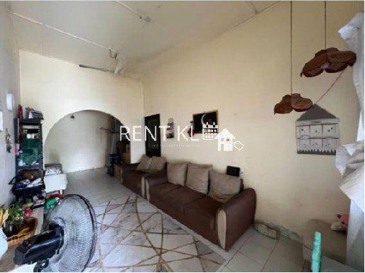 3 Bedrooms 2 Bathrooms 1.5 Storey Terrace House For Rent At Taman Bumiko Miri For Rent 2