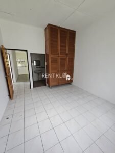4 Bedrooms 2 Bathrooms Single Storey Terrace Corner House For Rent At Jalan Luak Bay Taman Wah Shin Miri House For Rent 10