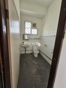 4 Bedrooms 2 Bathrooms Single Storey Terrace Corner House For Rent At Jalan Luak Bay Taman Wah Shin Miri House For Rent 15