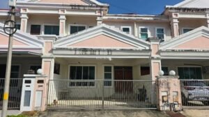 4 Bedrooms 3 Bathrooms 2 Storey Semi-Detached House For Rent At Riam Miri House For Rent 1