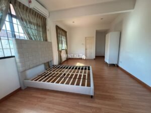 4 Bedrooms 3 Bathrooms 2 Storey Semi-Detached House For Rent At Riverview Park Miri House For Rent 5