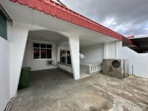 3 Bedrooms 2 Bathrooms 1 Storey Terrace House For Rent At Taman Yakin Krokop Miri House For Rent 2