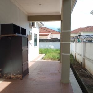 3 Bedrooms 2 Bathrooms 1 Storey Semi D House For Rent At Senadin Miri House For Rent 3