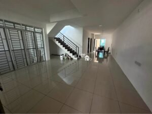 3 Bedrooms 2 Bathrooms 2 Storey Terrace House At Taman Tunku For Rent 2
