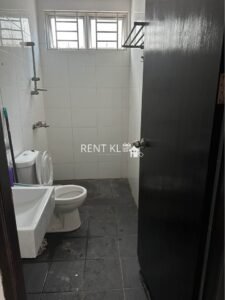 3 Bedrooms 2 Bathrooms 2 Storey Terrace House At Taman Tunku For Rent 9