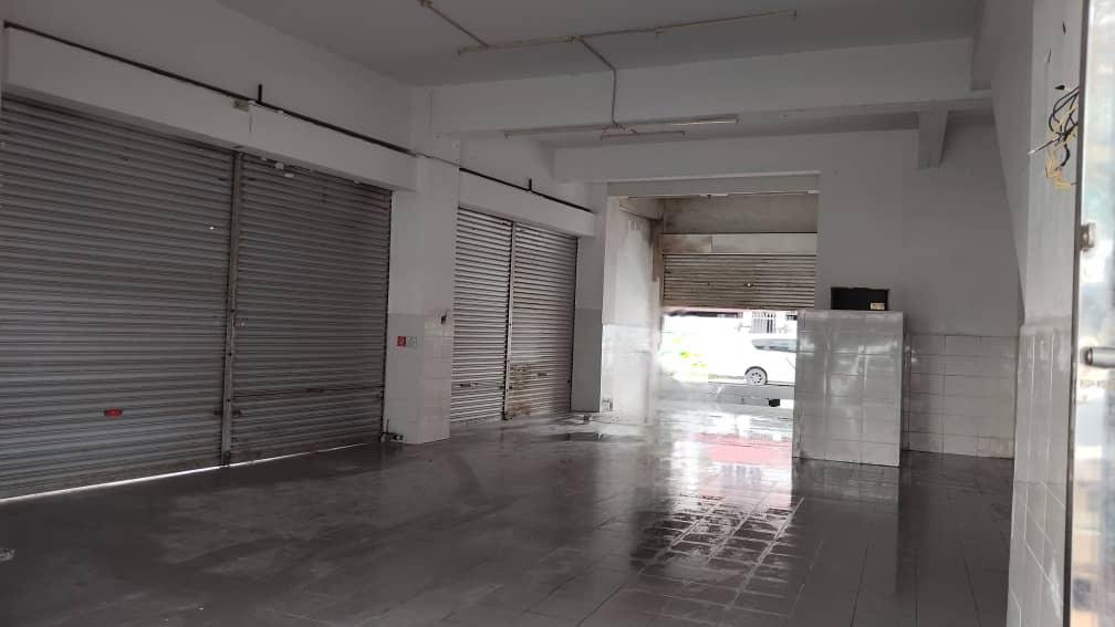 2 Storey Shop For Rent At Sevenew Commercial Centre Pujut Miri (Ground Floor) 2