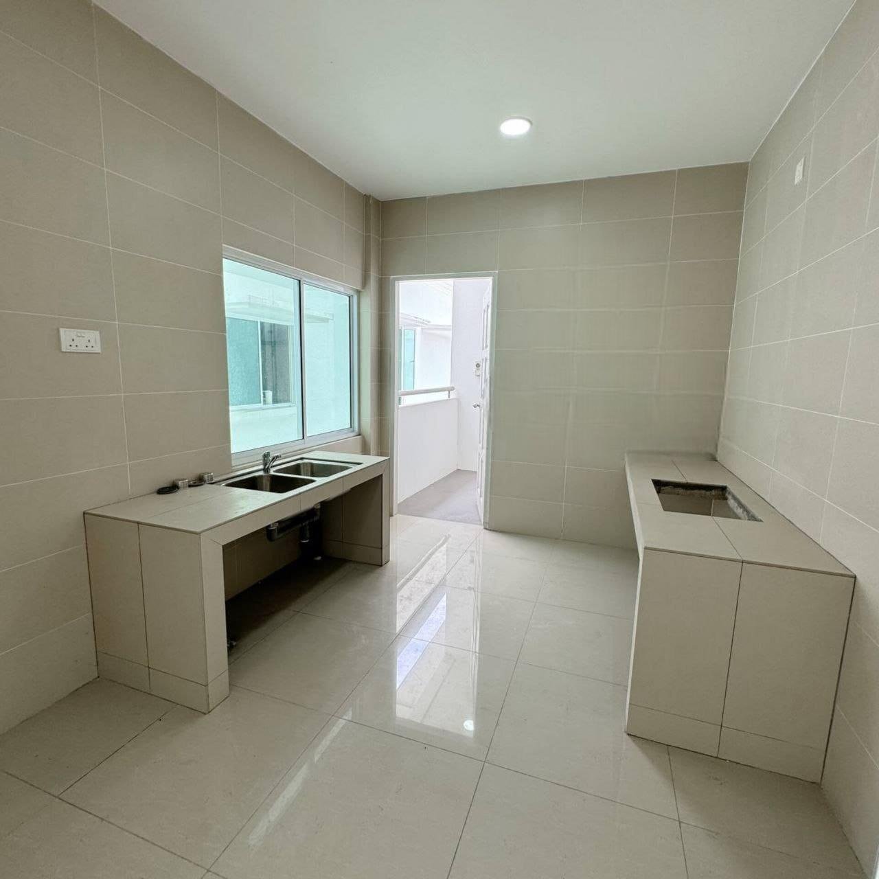 3 Bedroom 2 Bathroom At Homelite Eco Park Condominium Miri For Rent 2
