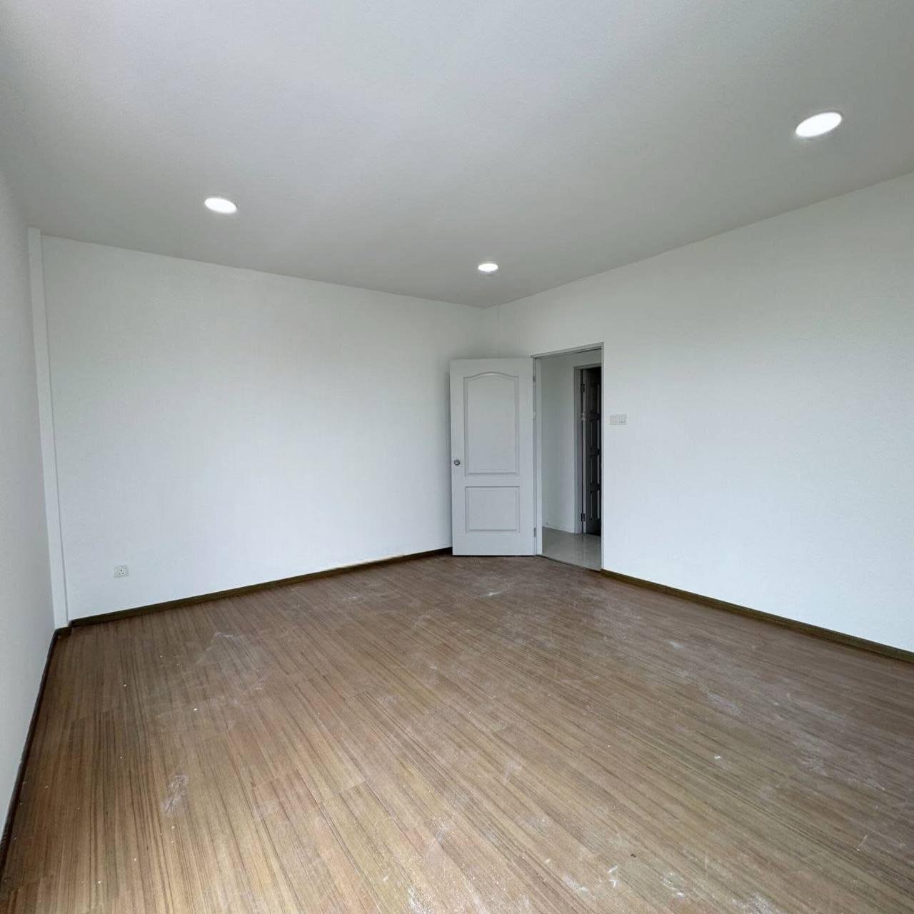 3 Bedroom 2 Bathroom At Homelite Eco Park Condominium Miri For Rent 6