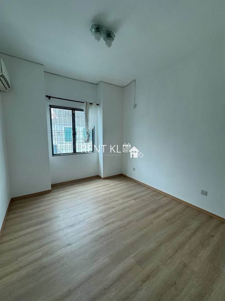 3 Bedrooms 1 Bathrooms 2 Storey Terrace House For Rent At Curtin Water Senadin Miri House For Rent 2