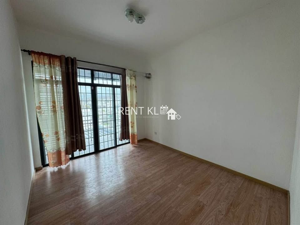 3 Bedrooms 1 Bathrooms 2 Storey Terrace House For Rent At Curtin Water Senadin Miri House For Rent 4