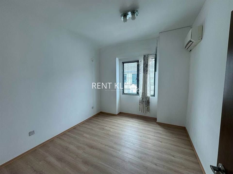 3 Bedrooms 1 Bathrooms 2 Storey Terrace House For Rent At Curtin Water Senadin Miri House For Rent 5