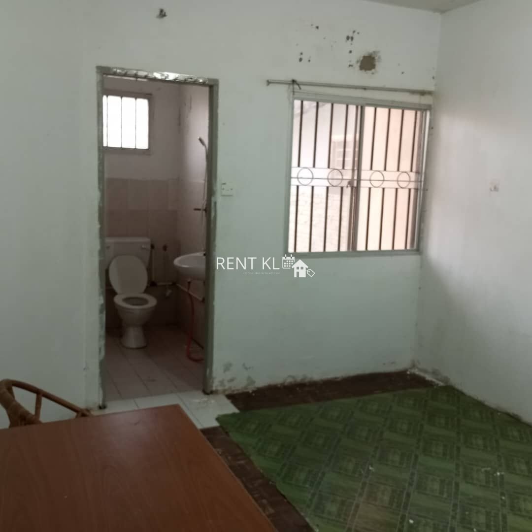 3 Bedrooms 2 Bathrooms 1 Storey Terrace House For Rent At Senadin Miri House For Rent 12