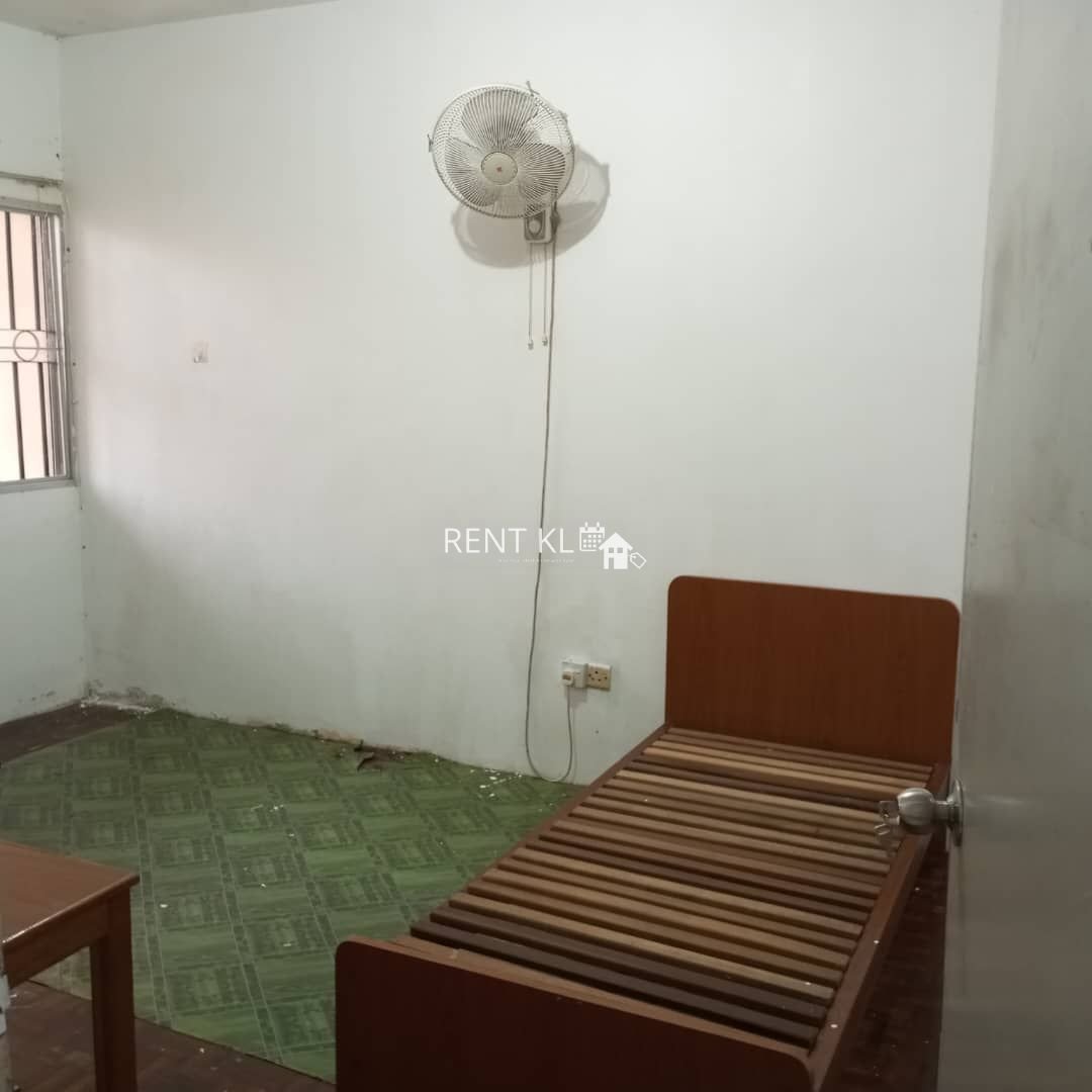 3 Bedrooms 2 Bathrooms 1 Storey Terrace House For Rent At Senadin Miri House For Rent 13
