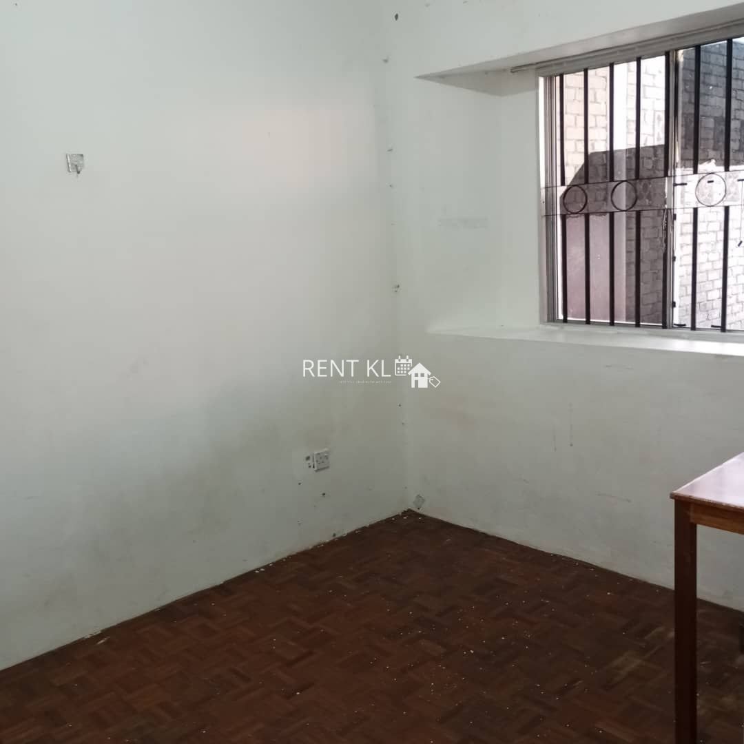 3 Bedrooms 2 Bathrooms 1 Storey Terrace House For Rent At Senadin Miri House For Rent 14