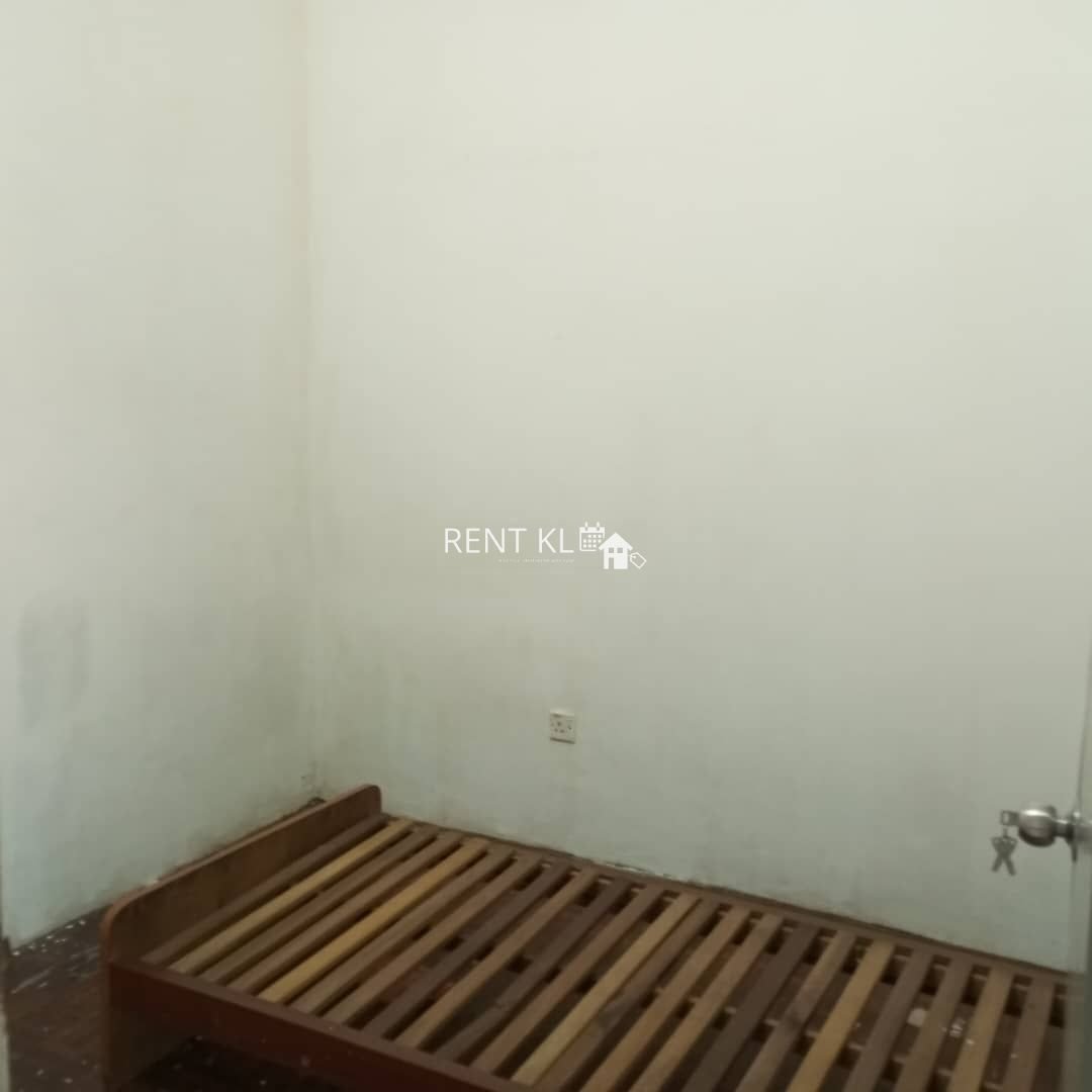 3 Bedrooms 2 Bathrooms 1 Storey Terrace House For Rent At Senadin Miri House For Rent 15