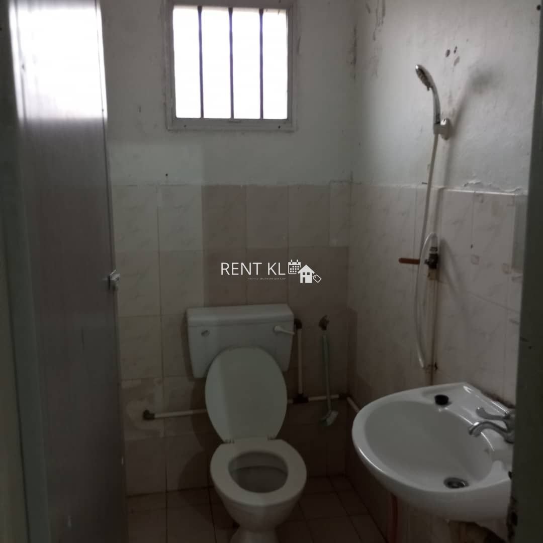 3 Bedrooms 2 Bathrooms 1 Storey Terrace House For Rent At Senadin Miri House For Rent 16