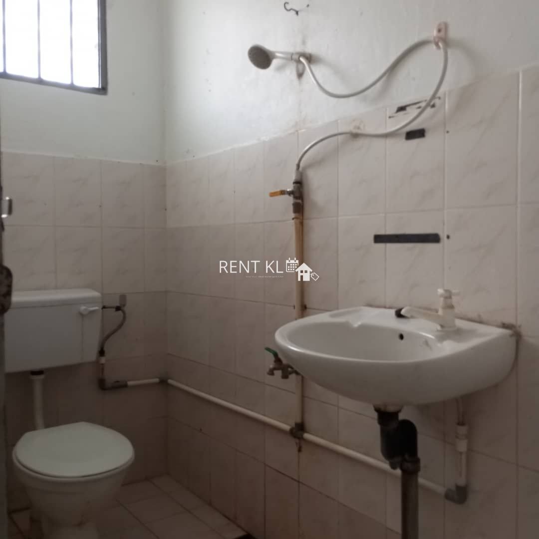 3 Bedrooms 2 Bathrooms 1 Storey Terrace House For Rent At Senadin Miri House For Rent 17