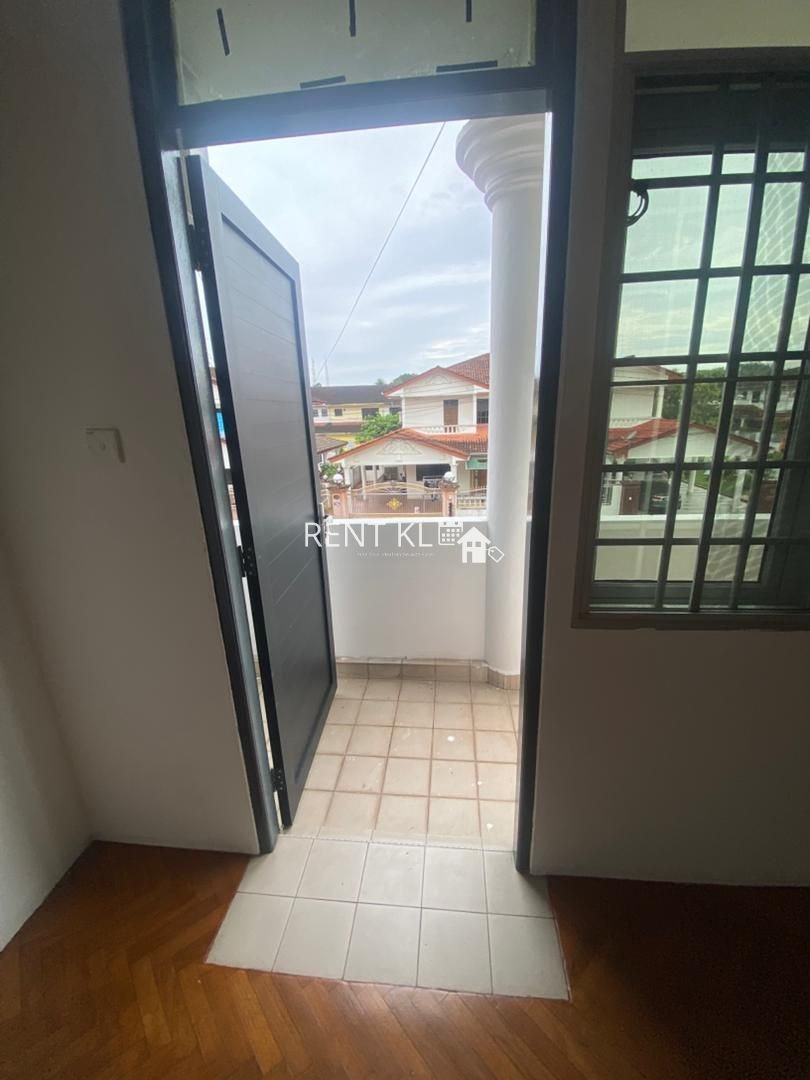 4 Bedrooms 2 Bathrooms 2 Storey Semi D House For Rent At Jalan Luak Bay Min Sing Garden Miri House For Rent 15