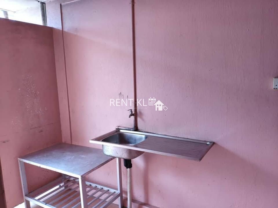 4 Bedrooms 3 Bathrooms 2 Storey Terrace House For Rent At Jalan Pujut 8 RPR Batu 6 Pujut Miri For Rent 3