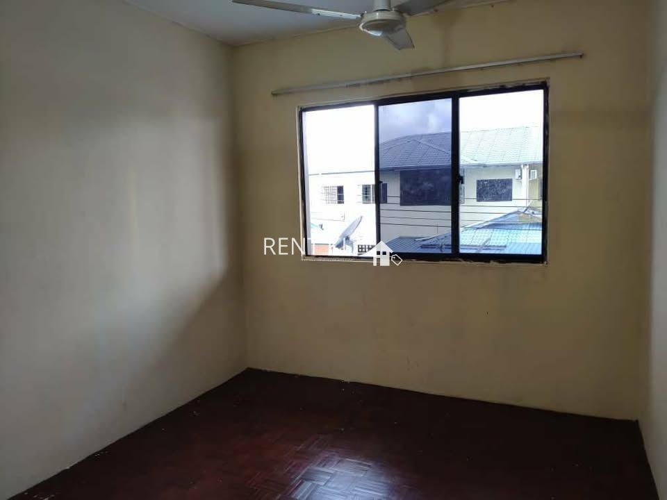 4 Bedrooms 3 Bathrooms 2 Storey Terrace House For Rent At Jalan Pujut 8 RPR Batu 6 Pujut Miri For Rent 6