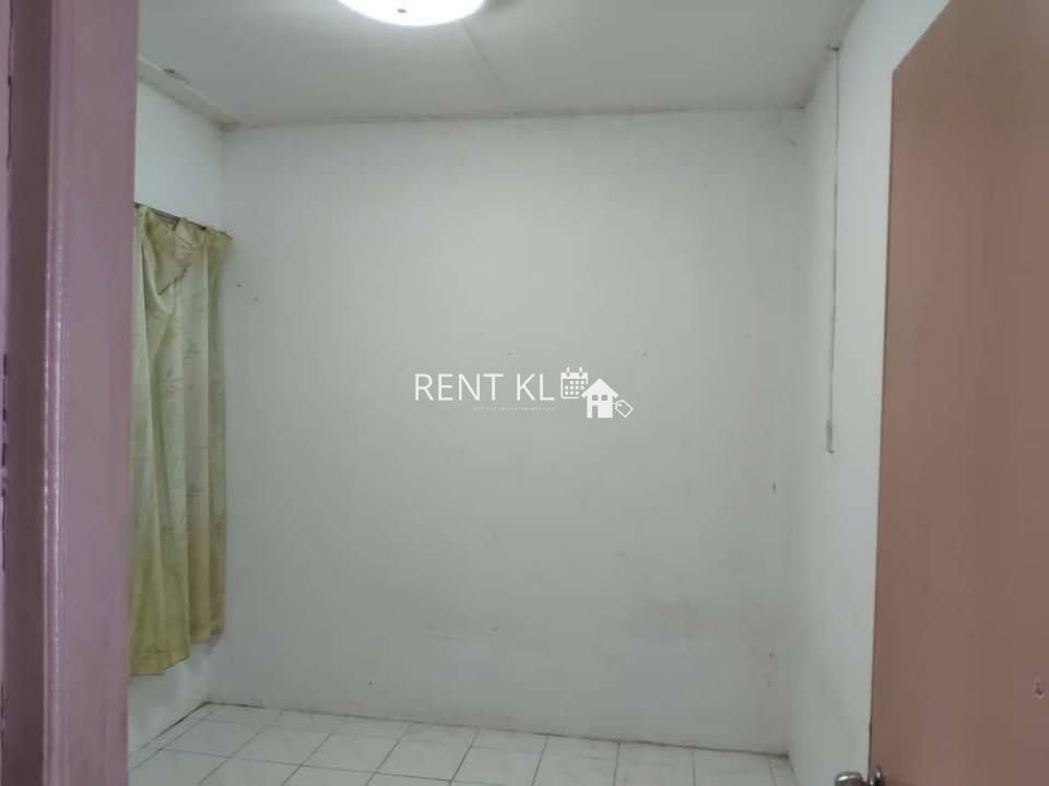 4 Bedrooms 3 Bathrooms 2 Storey Terrace House For Rent At Jalan Pujut 8 RPR Batu 6 Pujut Miri For Rent 7