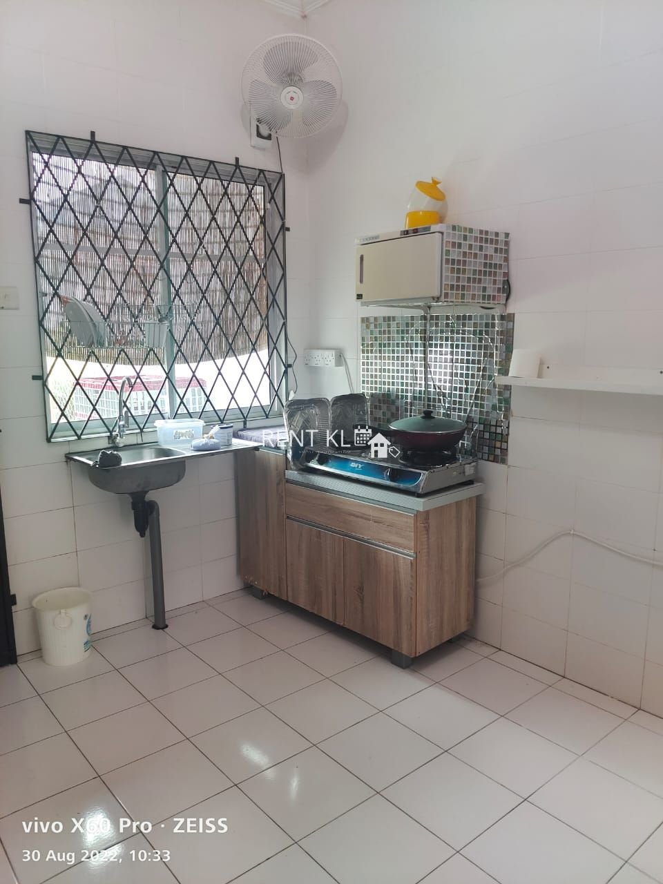 3 Bedrooms 2 Bathrooms 1 Storey Terrace House For Rent At Desa Bahagia Miri For Rent 3