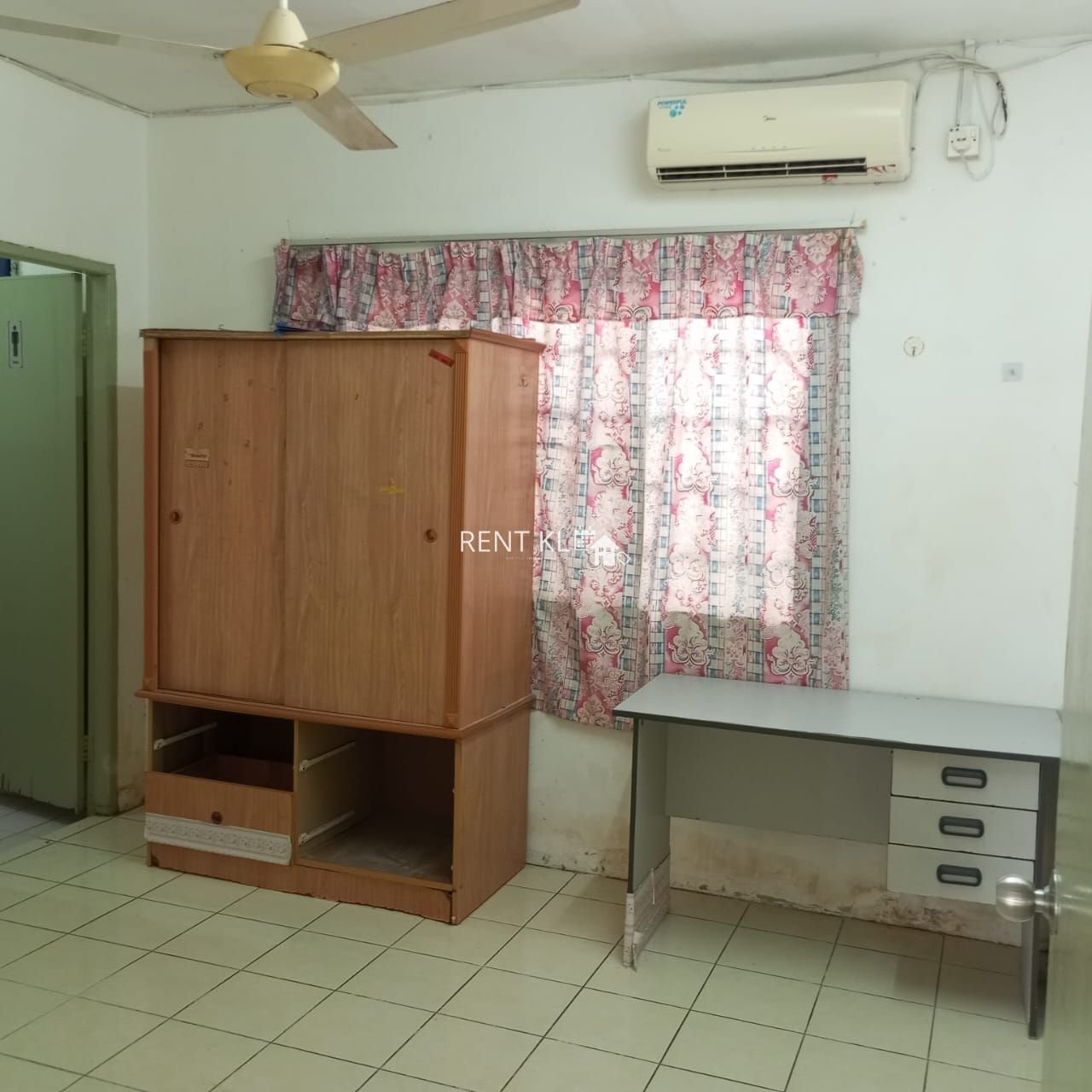 3 Bedrooms 2 Bathrooms Single Storey Terrace House For Rent At Lorong Desa Senadin 2C Senadin Miri House For Rent 4